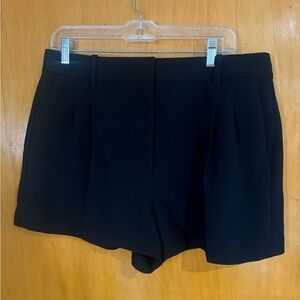 NWT Aritzia The Effortless Mini Short in Black-crepette